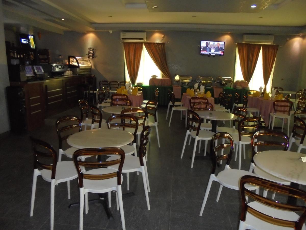Keren Hotel Juba ภายนอก รูปภาพ